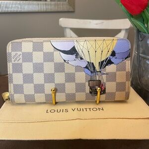 Limited Edition Louis Vuitton balloon Damier Azur zip around wallet w/ dust bag